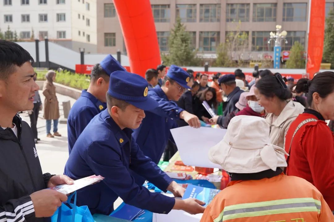 3f4176185f7c4becbb4d70d195bafee.jpg